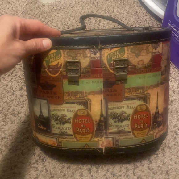 Parisian vintage box with handle - Picture 3 of 5